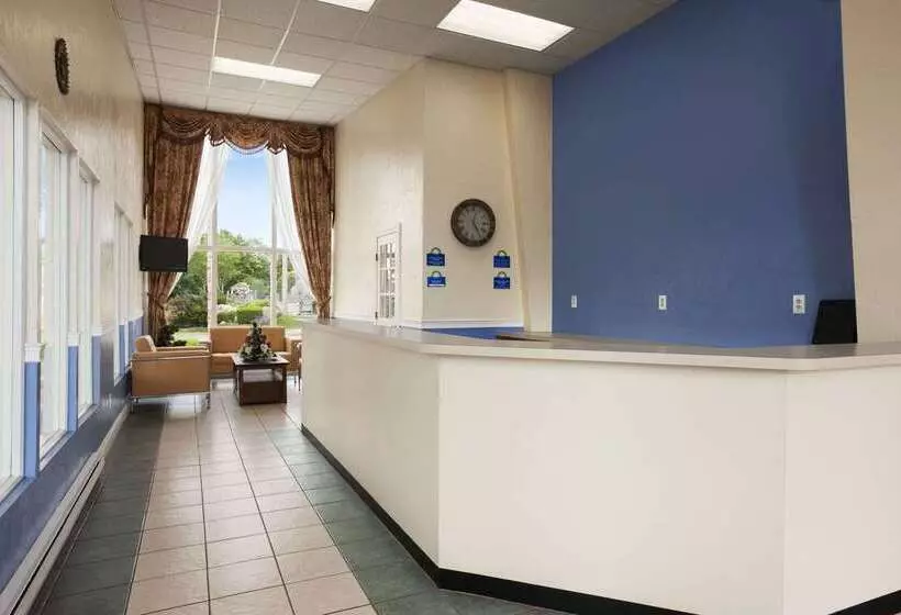 Мотель Days Inn By Wyndham   Cape Cod