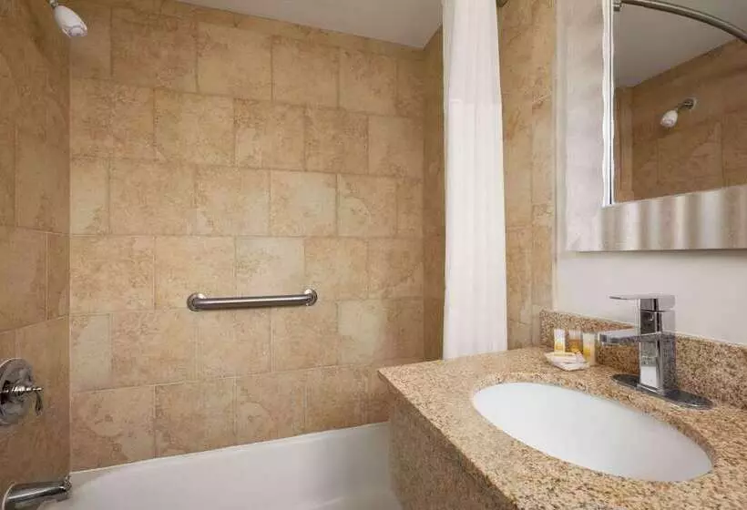 Мотель Days Inn By Wyndham   Cape Cod