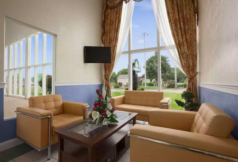 Мотель Days Inn By Wyndham   Cape Cod