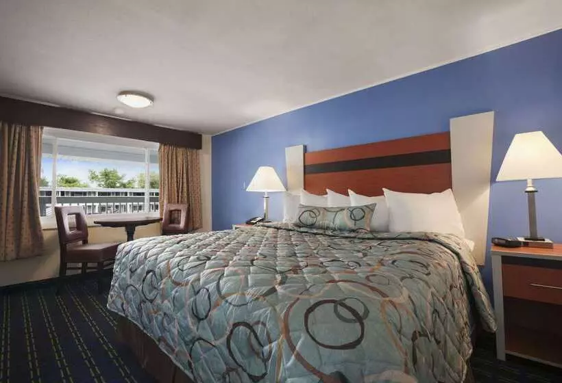 Мотель Days Inn By Wyndham   Cape Cod