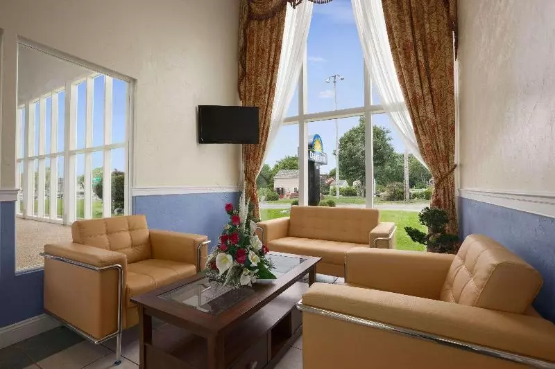 Мотель Days Inn By Wyndham   Cape Cod