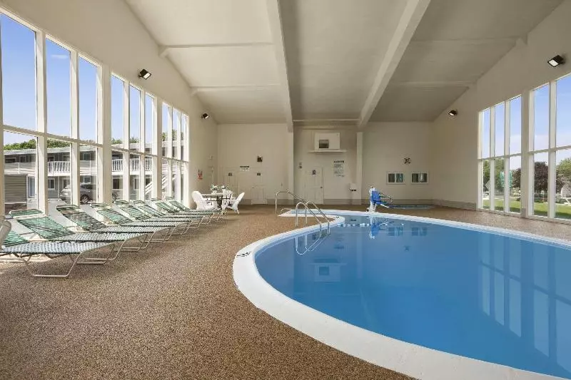 Мотель Days Inn By Wyndham   Cape Cod