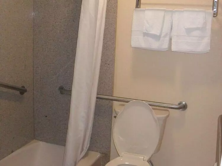 모텔 Newport News Inn