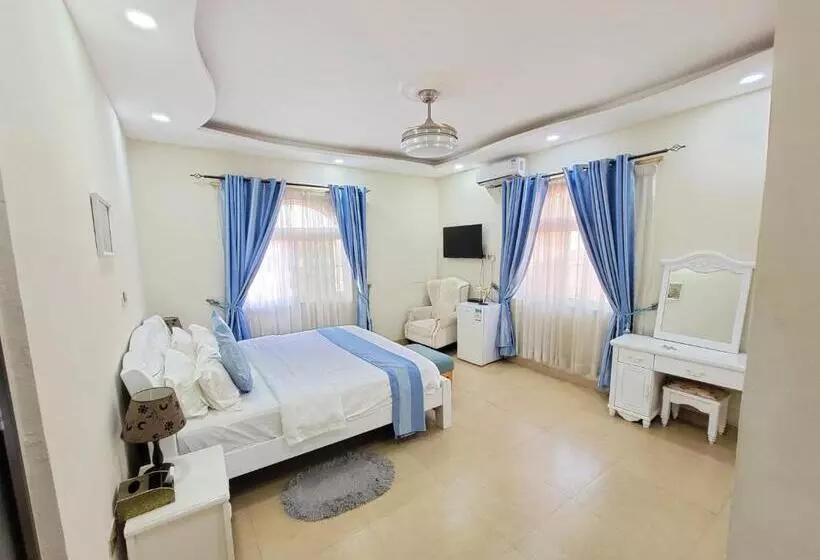 هتل Afri Royal