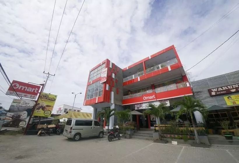 ホテル Reddoorz Plus Syariah @ Pentadio Gorontalo