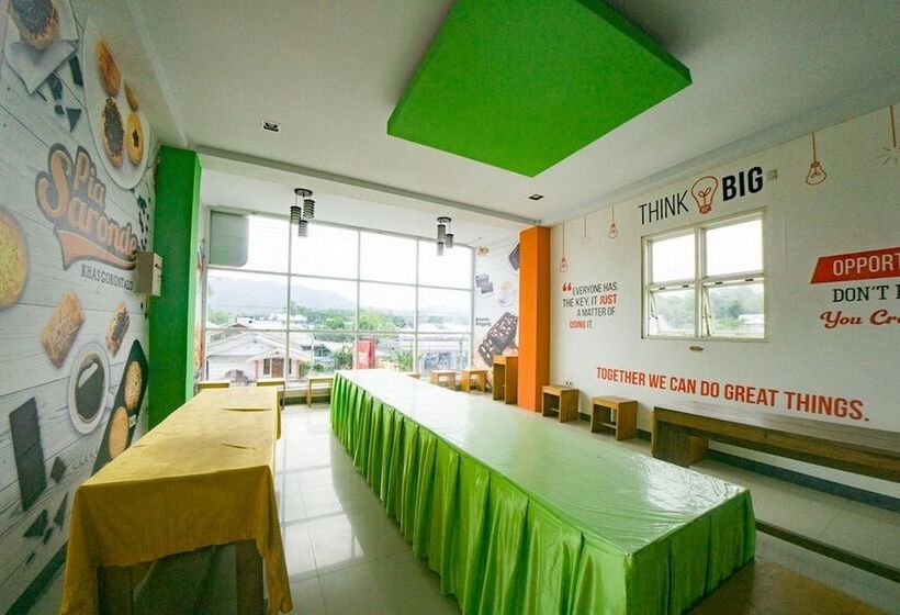 בית מלון כפרי Reddoorz Plus Syariah @ Pentadio Gorontalo