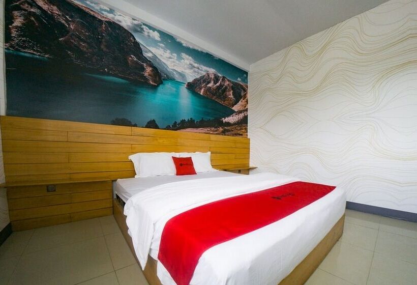 בית מלון כפרי Reddoorz Plus Syariah @ Pentadio Gorontalo