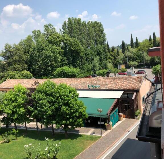 پانسیون Irides Rooms