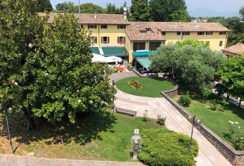 پانسیون Irides Rooms