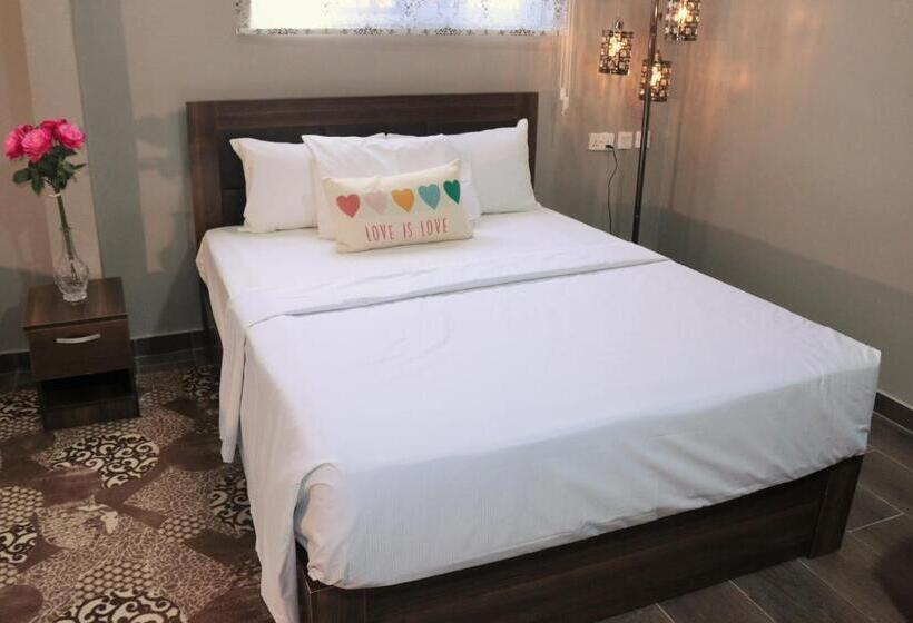 ペンション Lady M Guest House