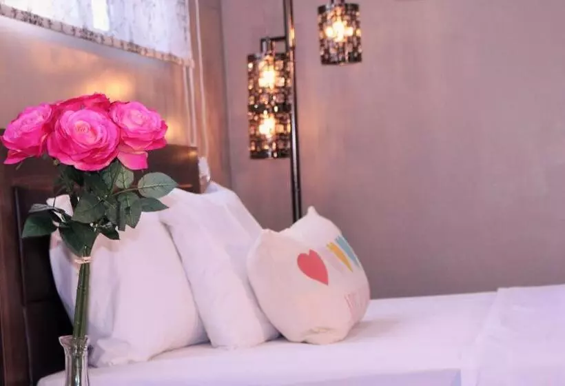 ペンション Lady M Guest House