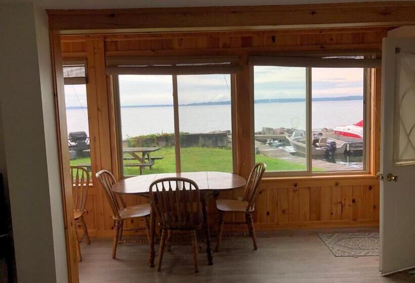 West Winds Motel & Cottages