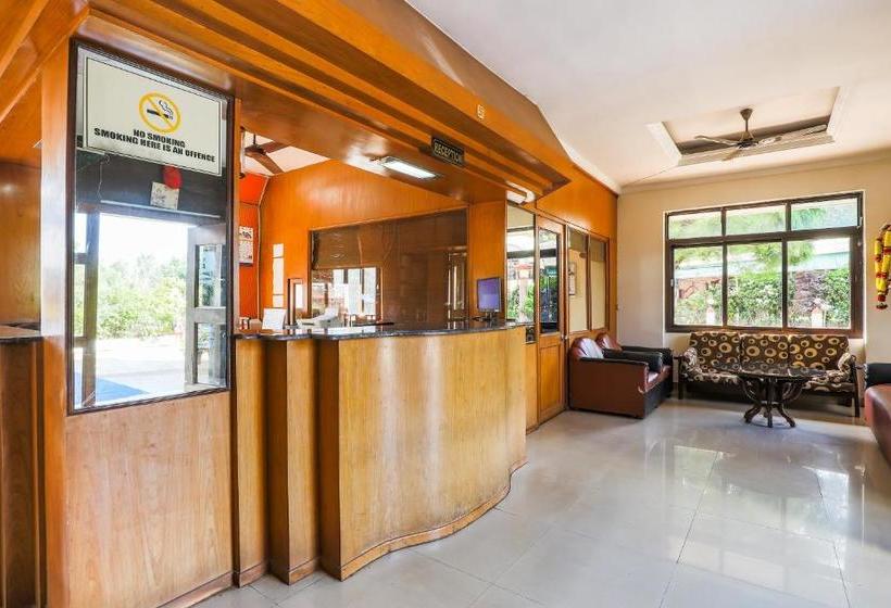 Hotel Spot On 37412  Priti International