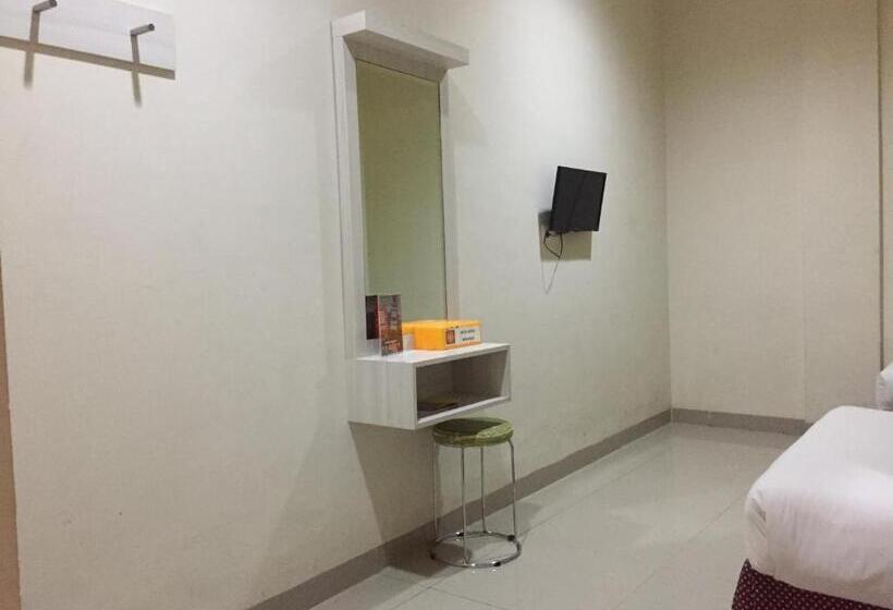 Reddoorz Plus @ Hotel Alden Makassar