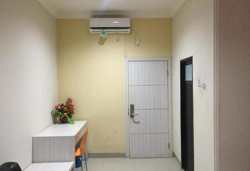 Reddoorz Plus @ Hotel Alden Makassar