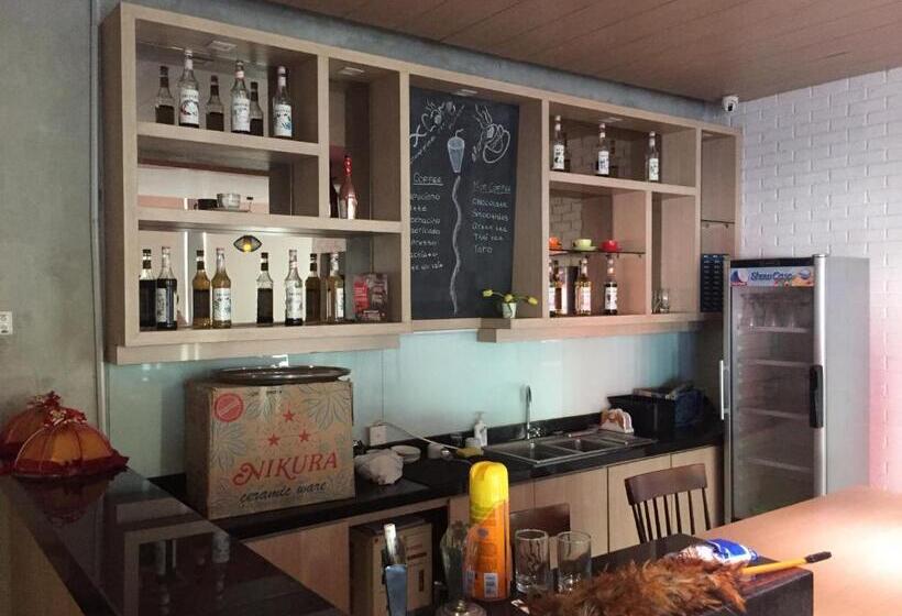 Reddoorz Plus @ Hotel Alden Makassar