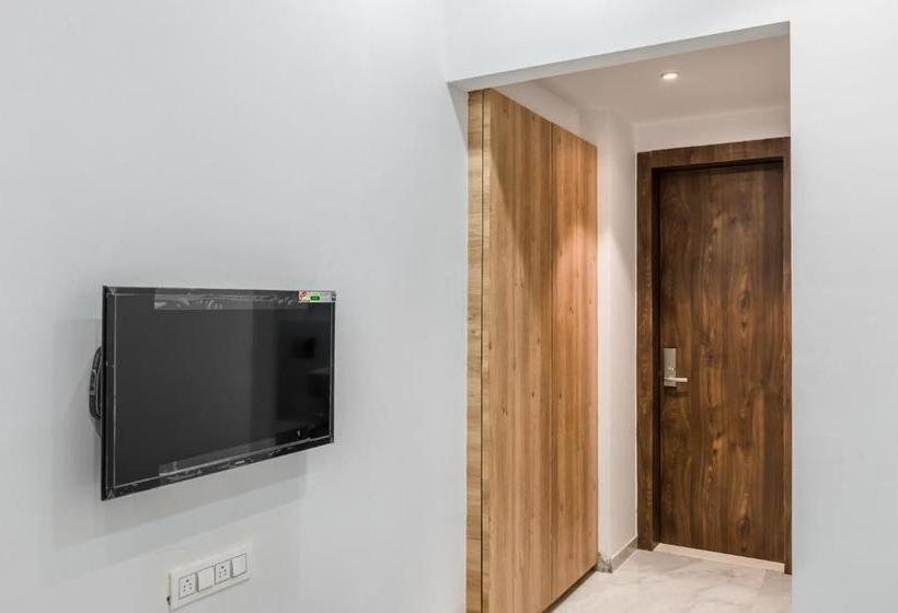 هتل Meridian  And Banquet