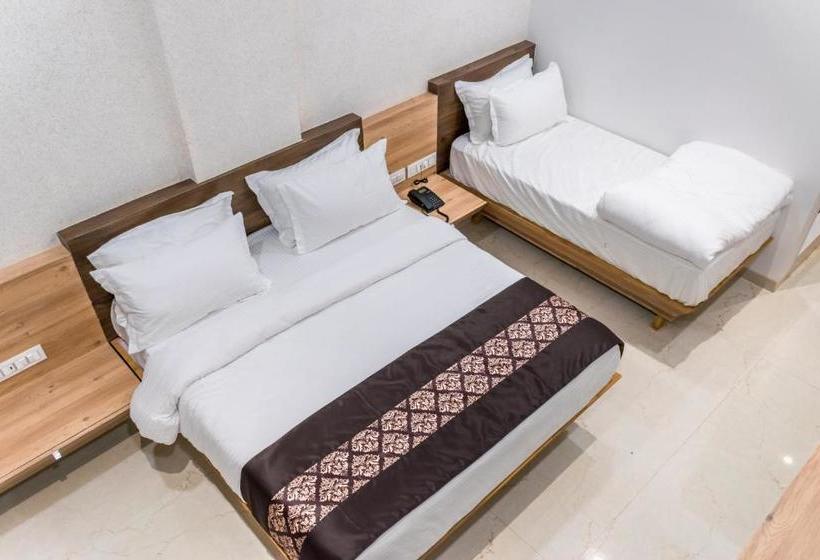 هتل Meridian  And Banquet