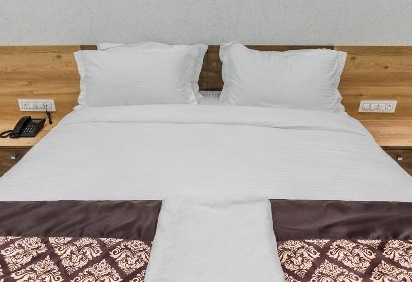 هتل Meridian  And Banquet