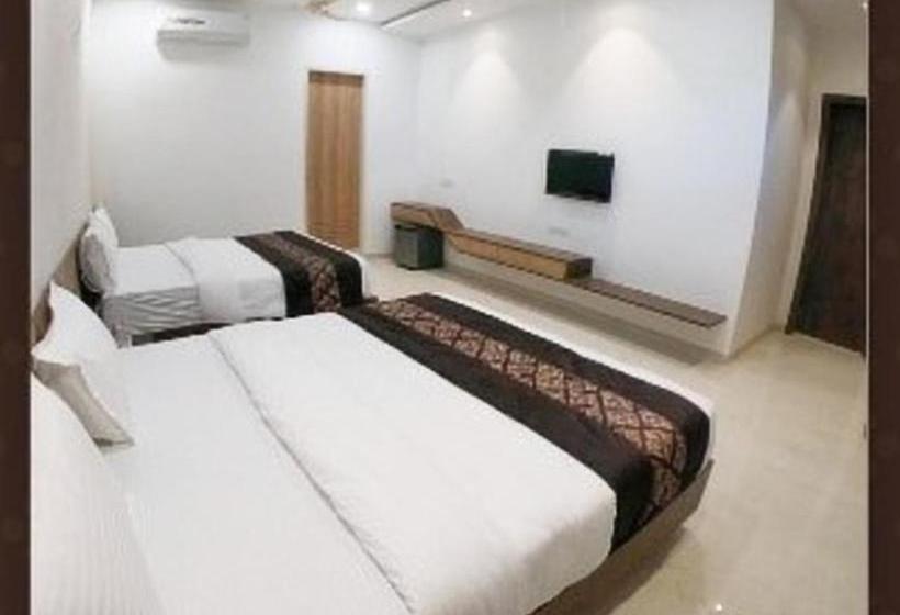 هتل Meridian  And Banquet