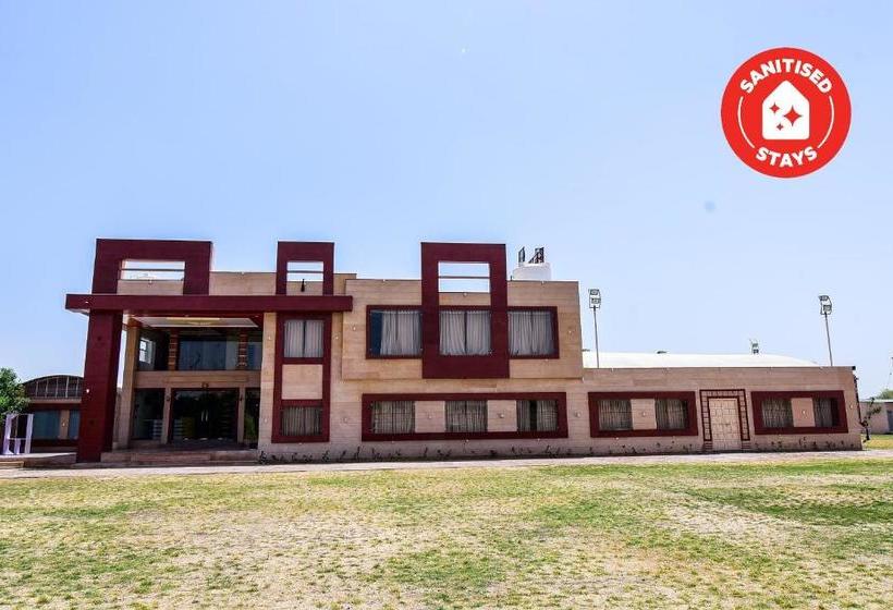 Hotel Collection O 38804 Eight Steps Resort