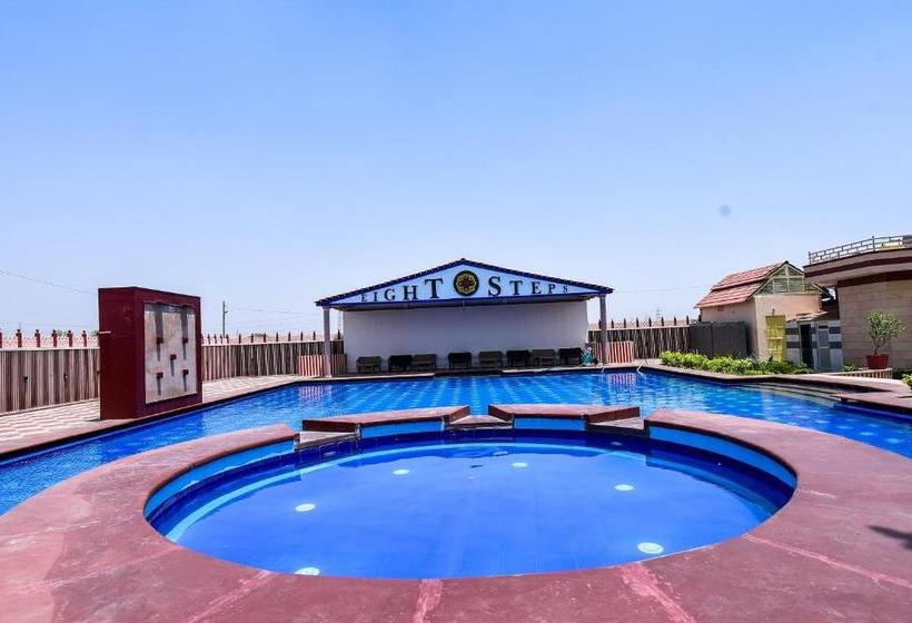 Hotel Collection O 38804 Eight Steps Resort