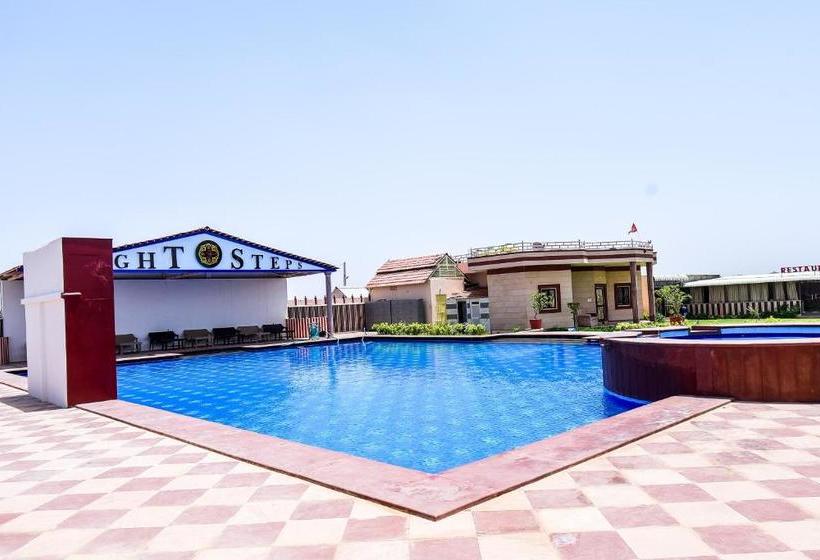 Hotel Collection O 38804 Eight Steps Resort