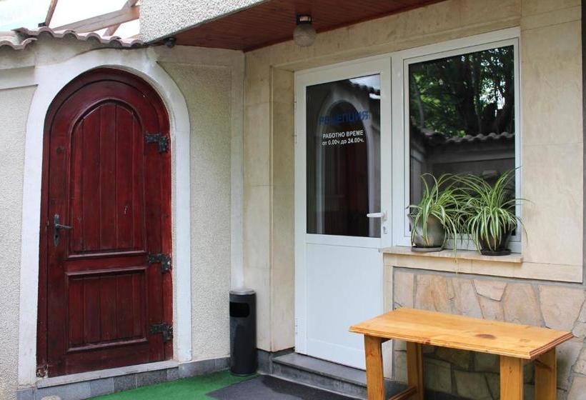 בית מלון כפרי International