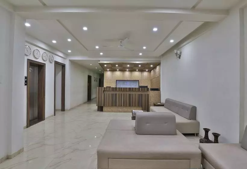 ホテル Oyo 41737  Atithi