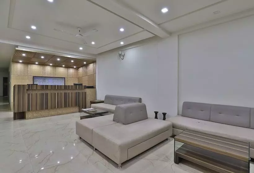 ホテル Oyo 41737  Atithi