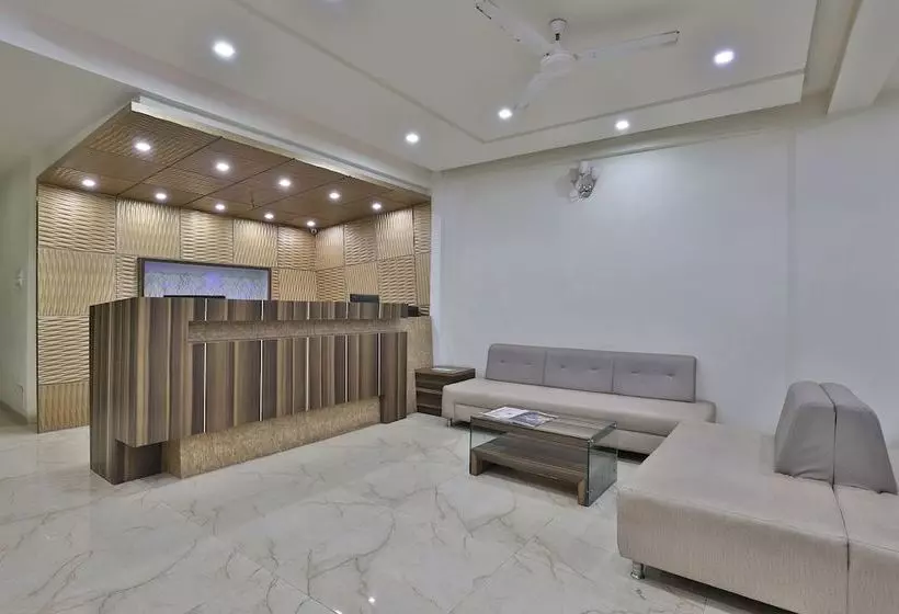 ホテル Oyo 41737  Atithi