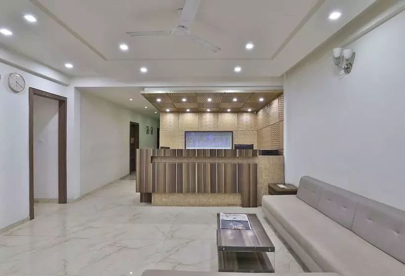 ホテル Oyo 41737  Atithi