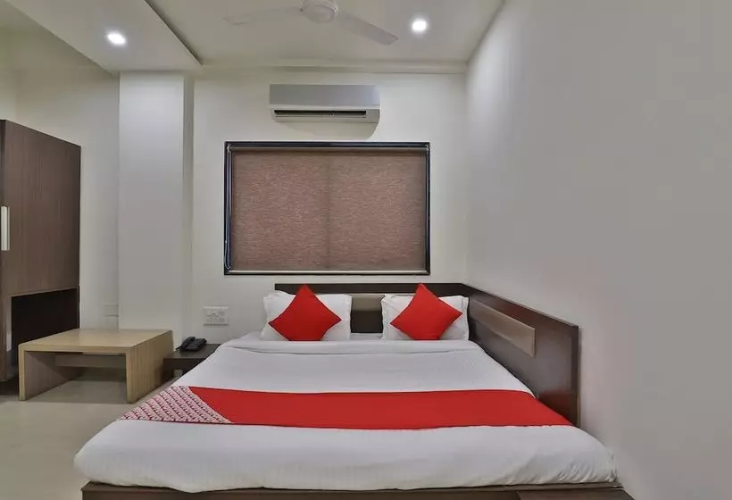 ホテル Oyo 41737  Atithi