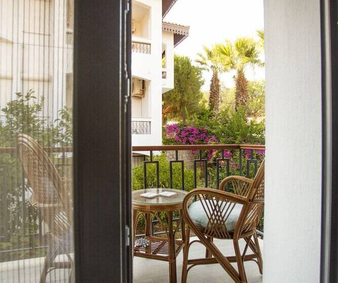 בית מלון כפרי Pharos Boutique