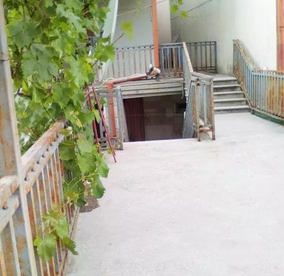 پانسیون Kapana