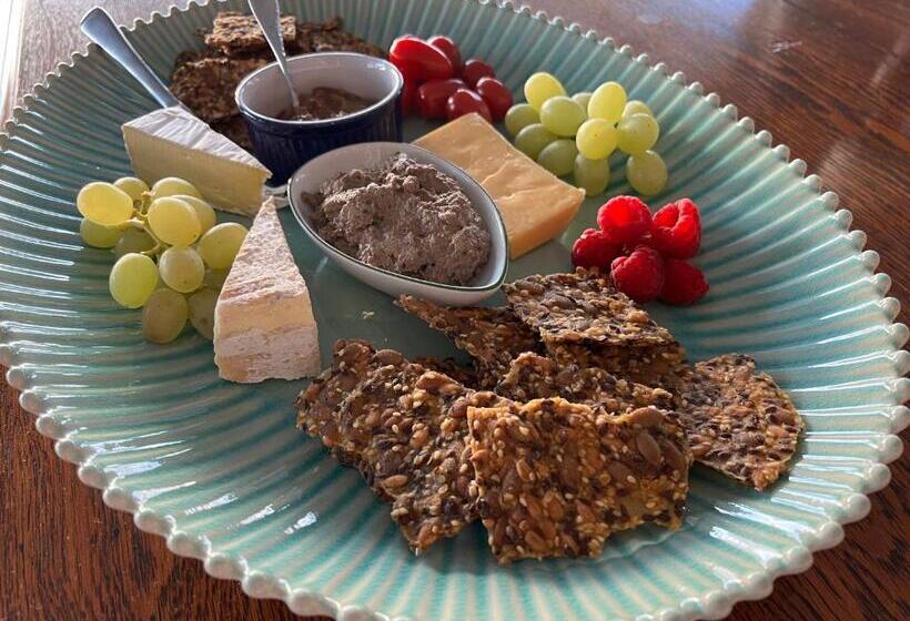 Bed and Breakfast Quail Lodge