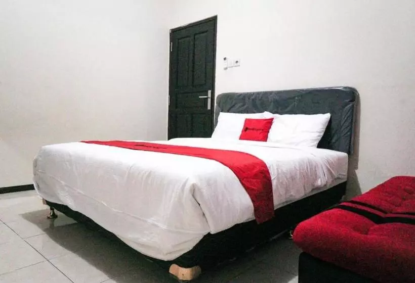 Majatalo Reddoorz Near Alun Alun Batu