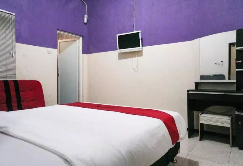 Majatalo Reddoorz Near Alun Alun Batu