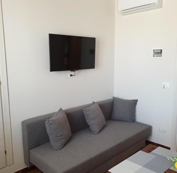 Casa Nostra Villa Cellini