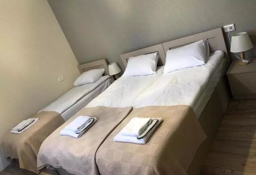 پانسیون Baqari Inn