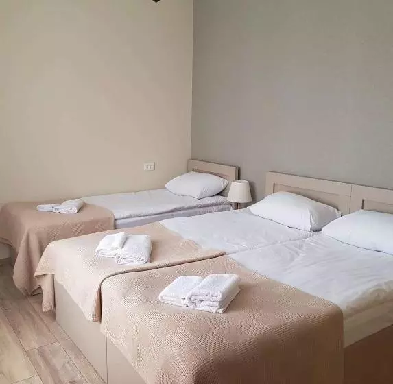 پانسیون Baqari Inn