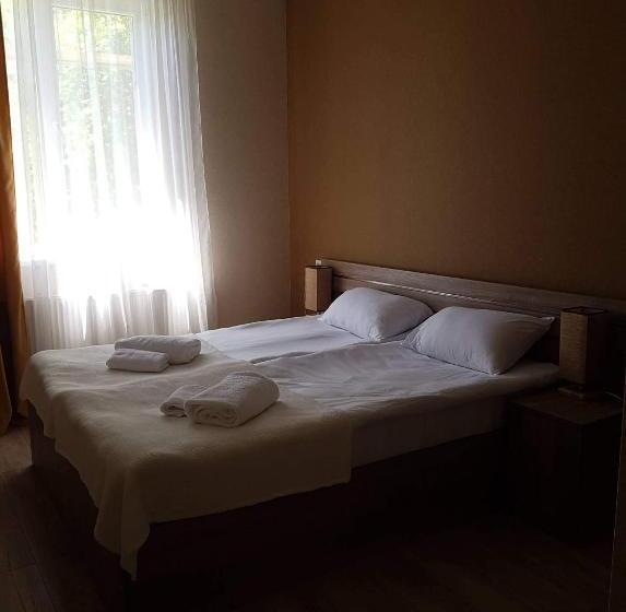 پانسیون Baqari Inn