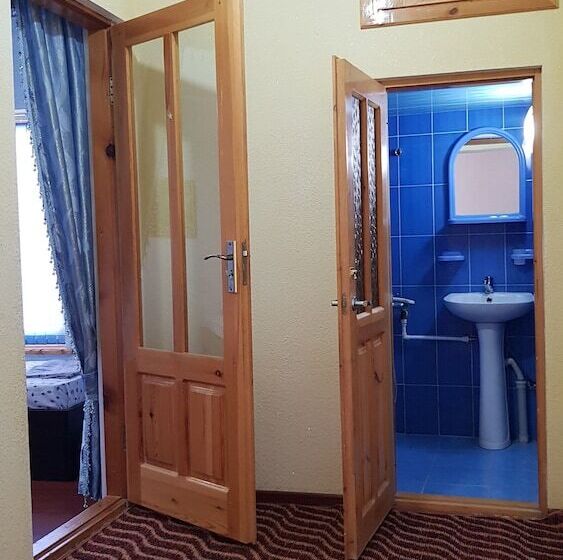 پانسیون Minorai Xurd