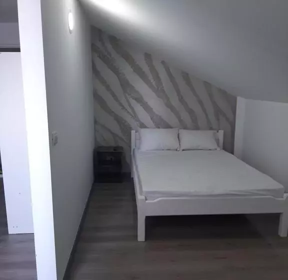 Majatalo Romsil Guesthouse