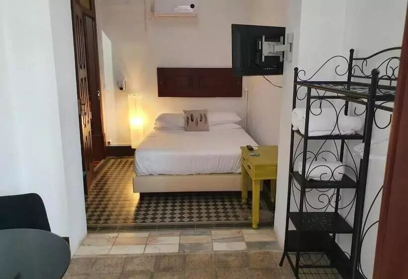 پانسیون Urban Suites