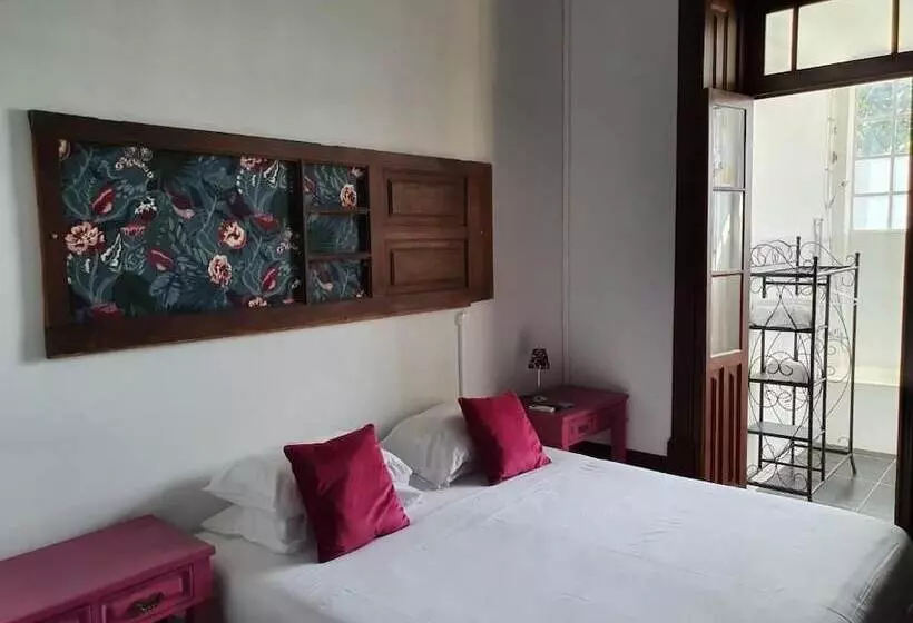 پانسیون Urban Suites