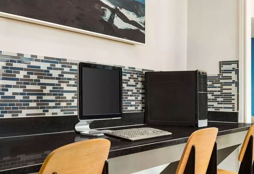 ホテル Baymont By Wyndham Blackwell I35