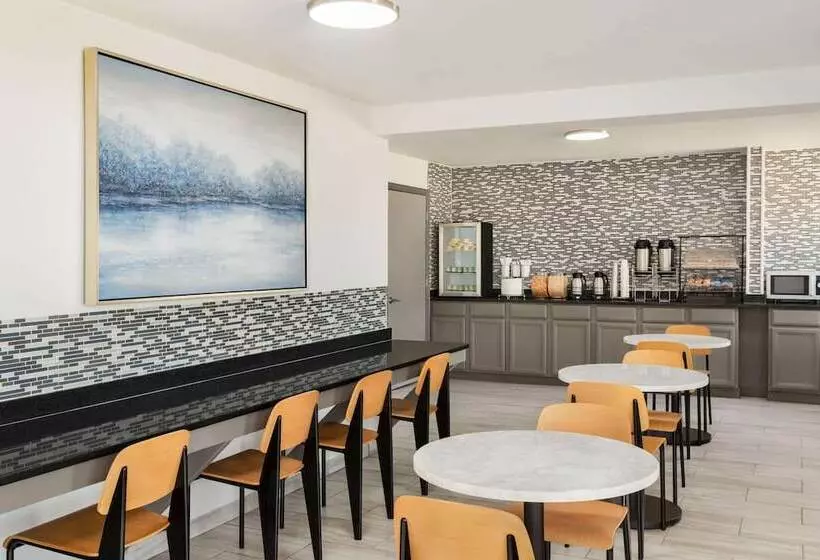 ホテル Baymont By Wyndham Blackwell I35