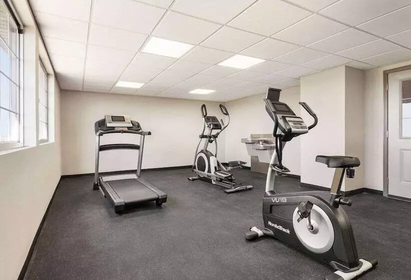 ホテル Baymont By Wyndham Blackwell I35