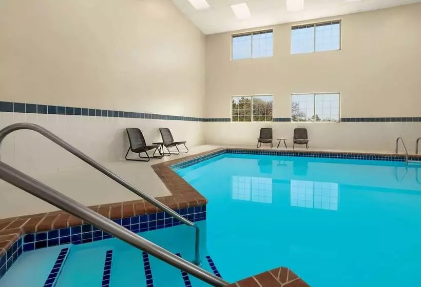 ホテル Baymont By Wyndham Blackwell I35